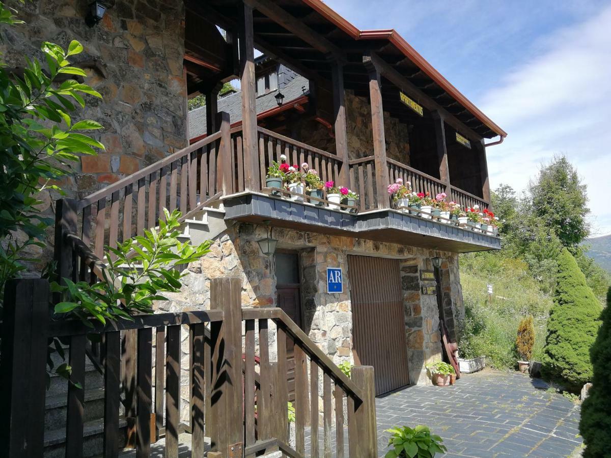 Alojamientos Rurales El Fontano Galende Exterior foto