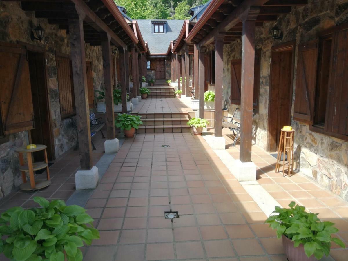 Alojamientos Rurales El Fontano Galende Exterior foto
